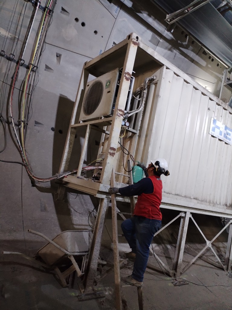 instalación de condensadores de aire acondicionado