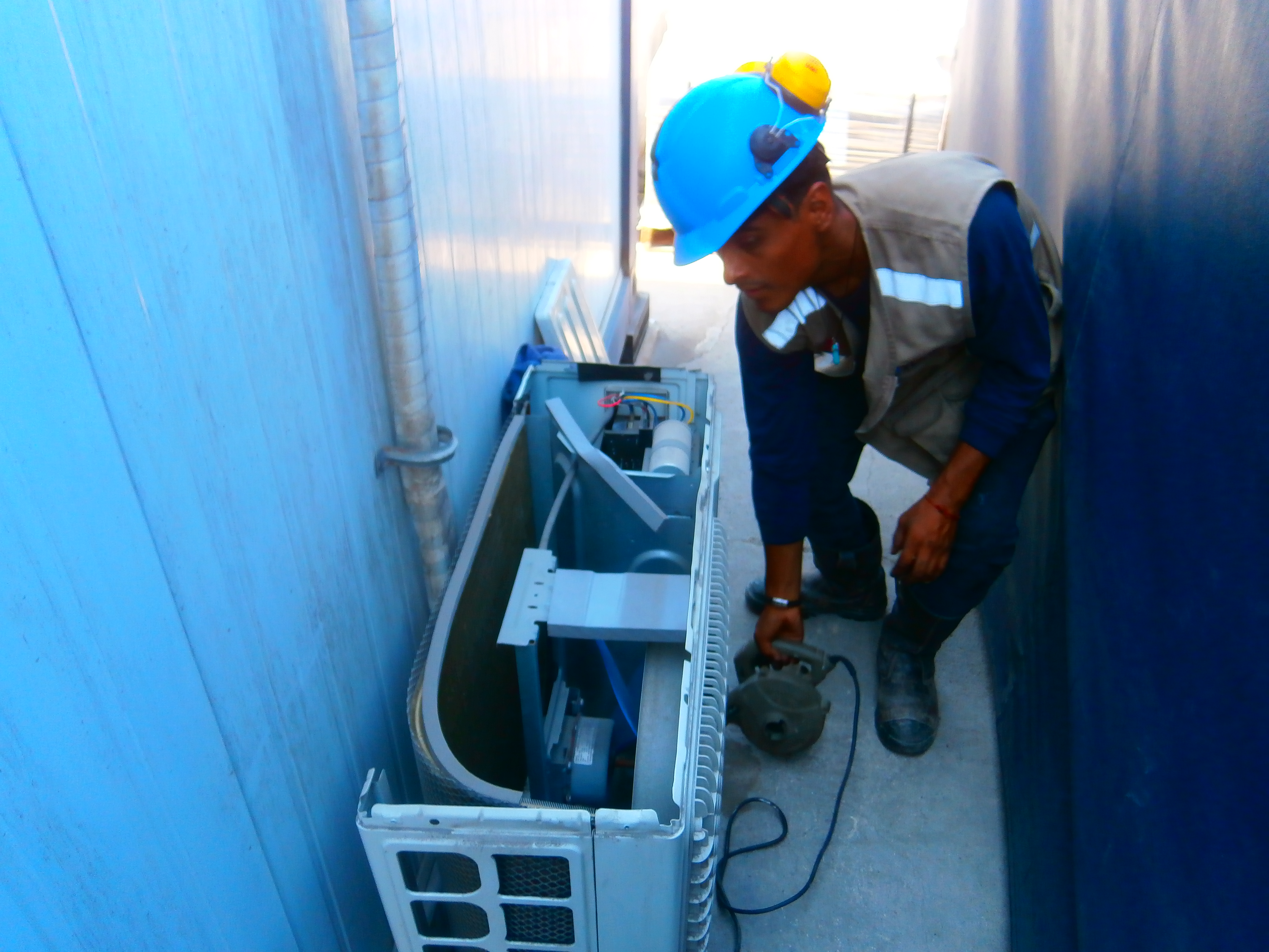 instalación de condensadores de aire acondicionado