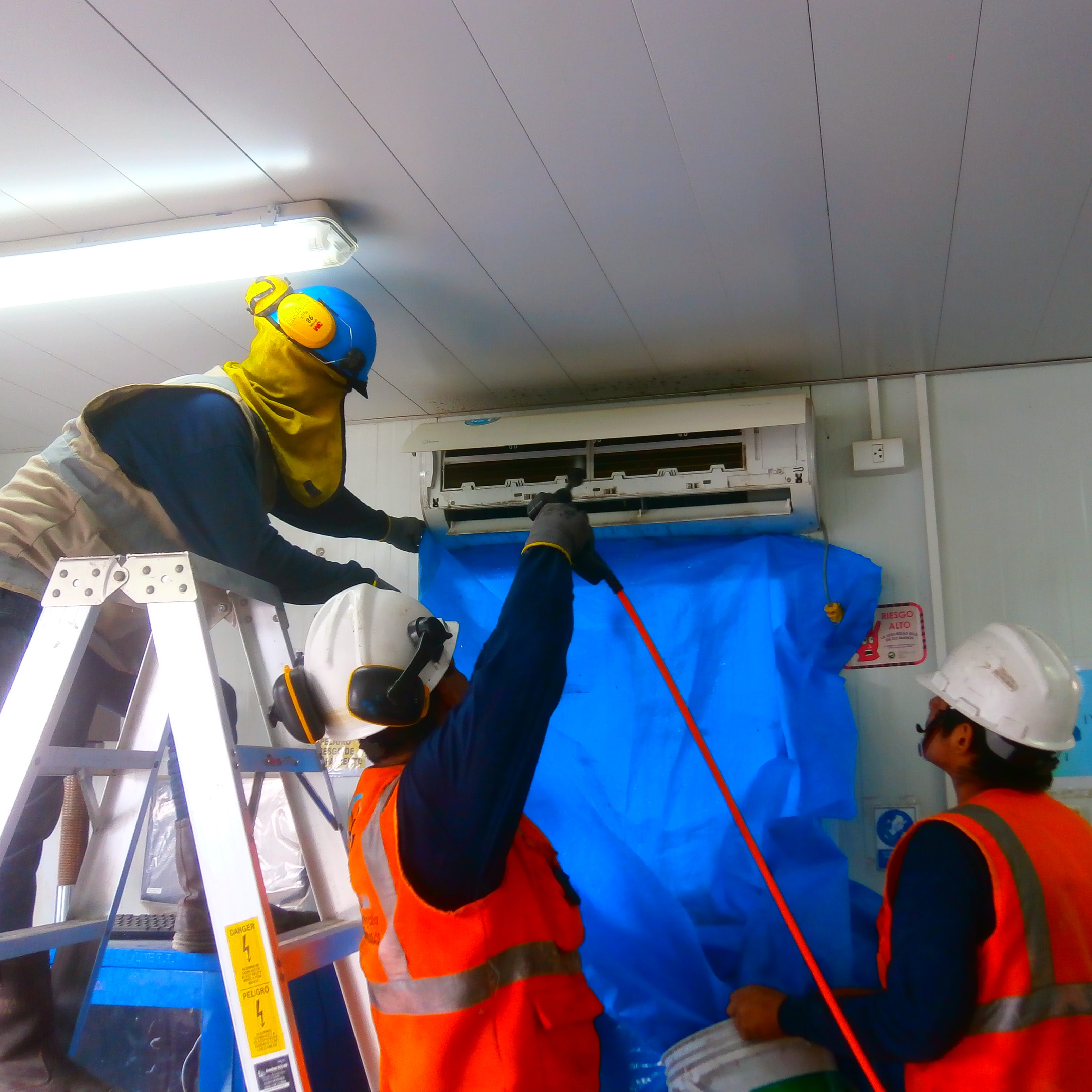 servicio de mantenimiento de aire acondicionado